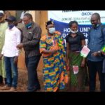 L'Association Cosa fait des dons à la communauté de DOUKOU- MyAfricaInfos