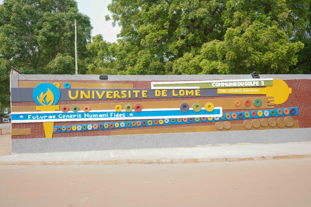 Togo/ les nouvelles fresques qui arpentent le mur de l’Université de ...