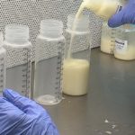 Une banque de lait maternel en Ouganda